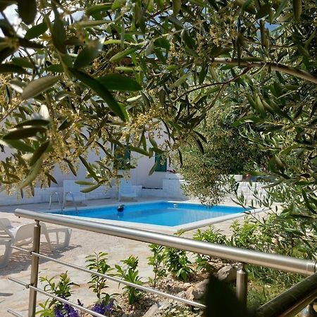 Holiday House M&A&K With Swimming Pool Kaštel Štafilić 外观 照片