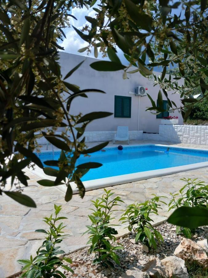 Holiday House M&A&K With Swimming Pool Kaštel Štafilić 外观 照片