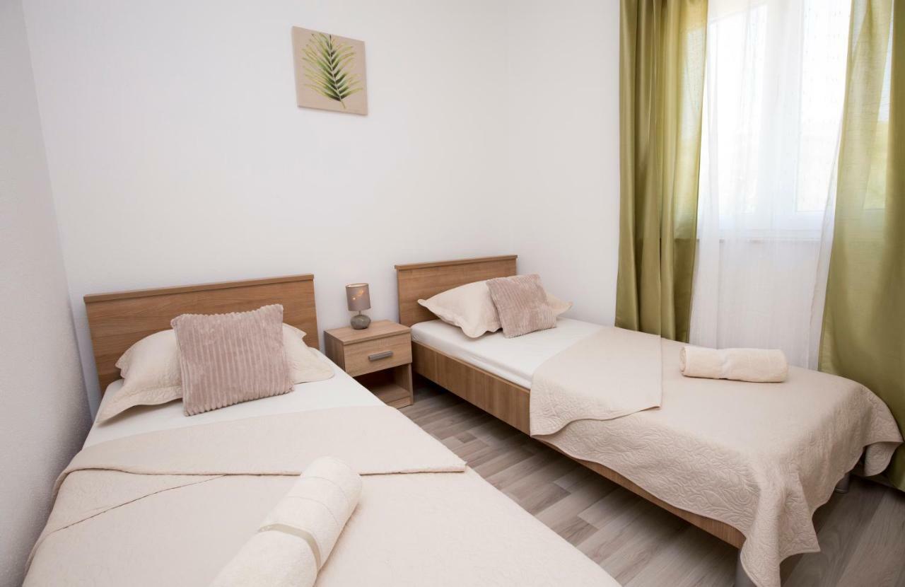 Holiday House M&A&K With Swimming Pool Kaštel Štafilić 外观 照片