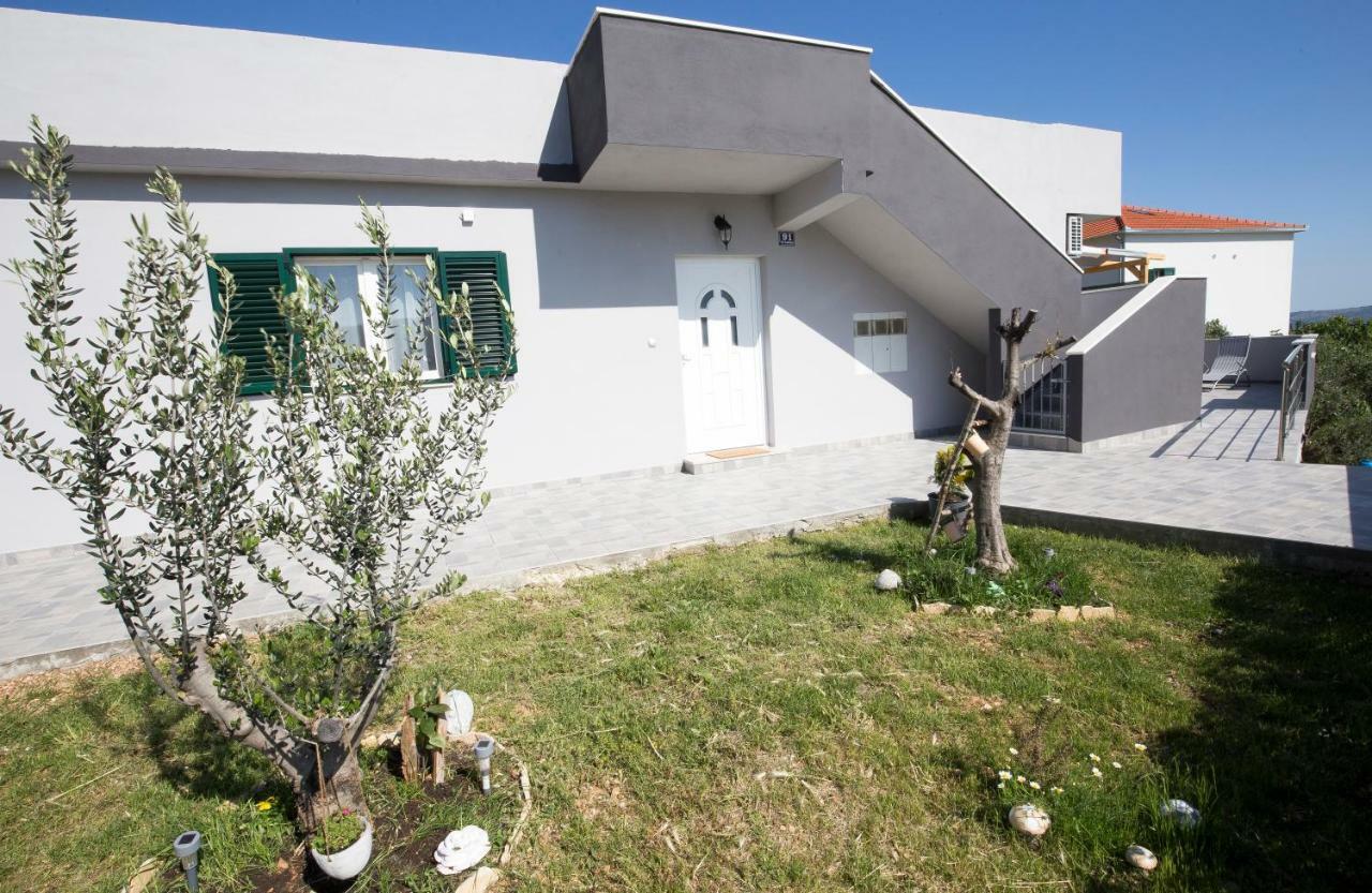 Holiday House M&A&K With Swimming Pool Kaštel Štafilić 外观 照片